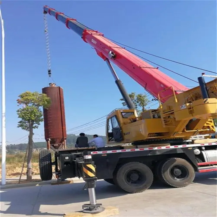 兴山专业吊车租赁多少钱