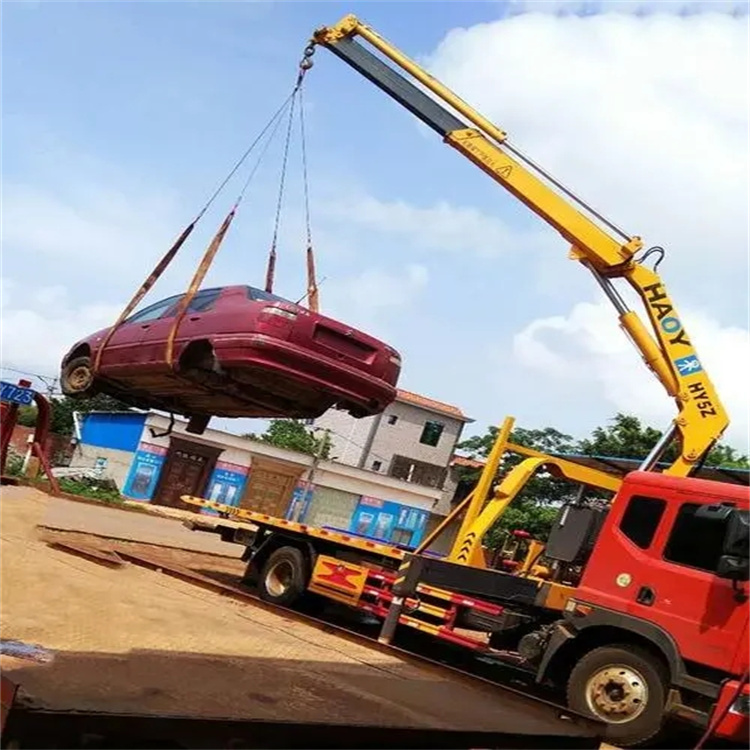 兴山吊车救援小汽车怎么吊