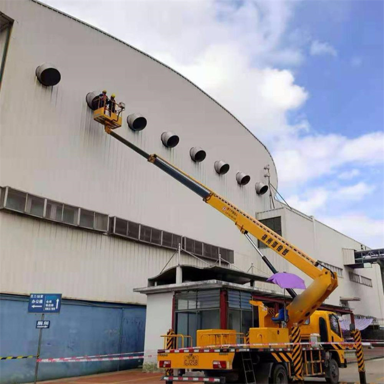 兴山高空作业车出租服务：专业广告牌安装解决方案