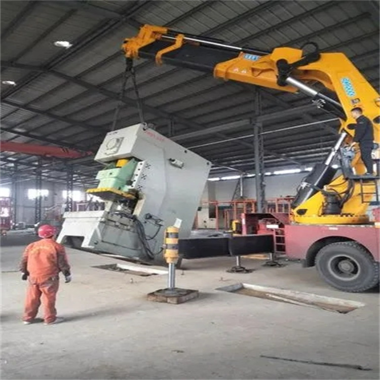 兴山80吨折臂吊车出租附近电话